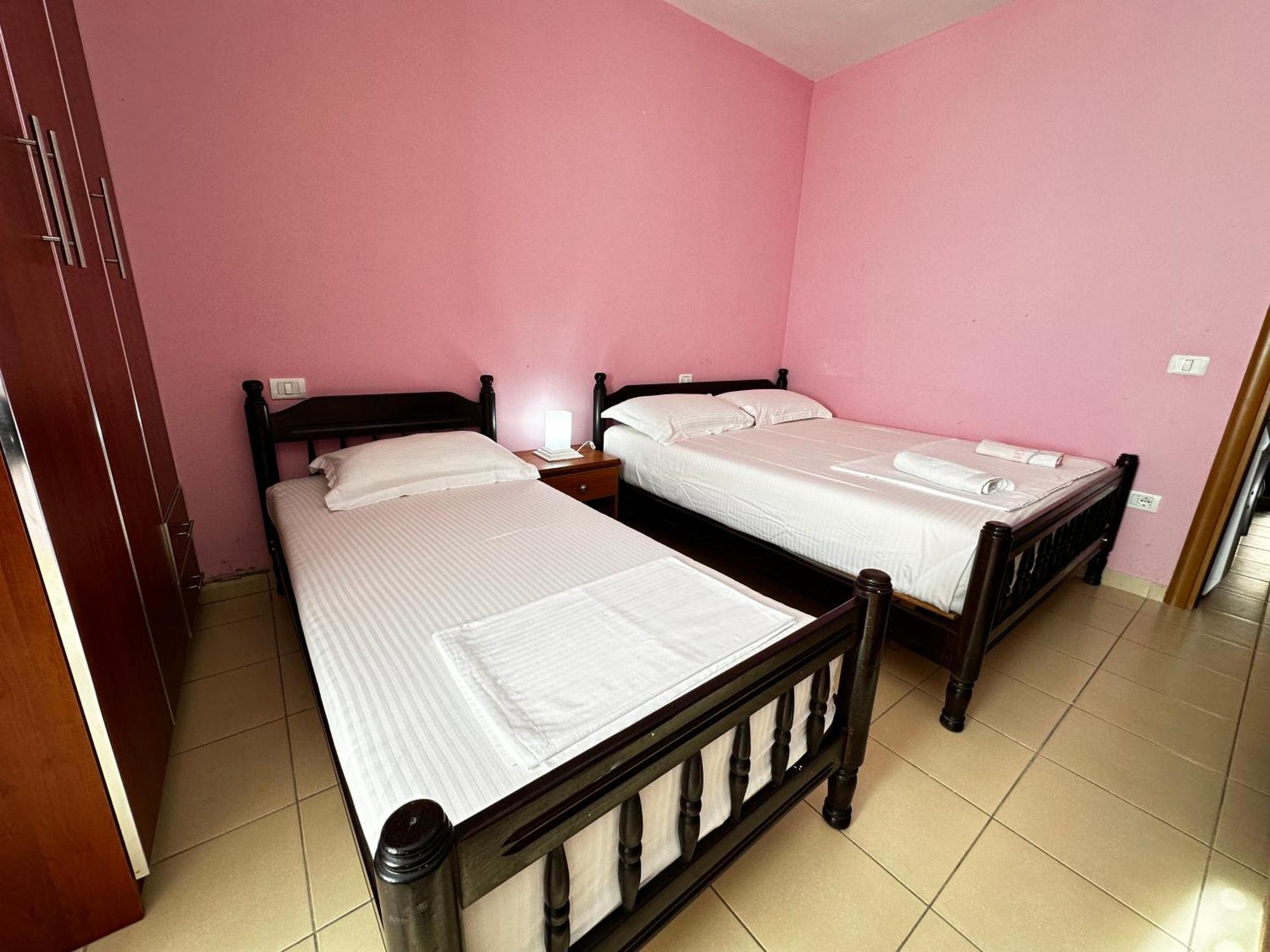 Romance Holiday Garden Inn Durres Bagian luar foto