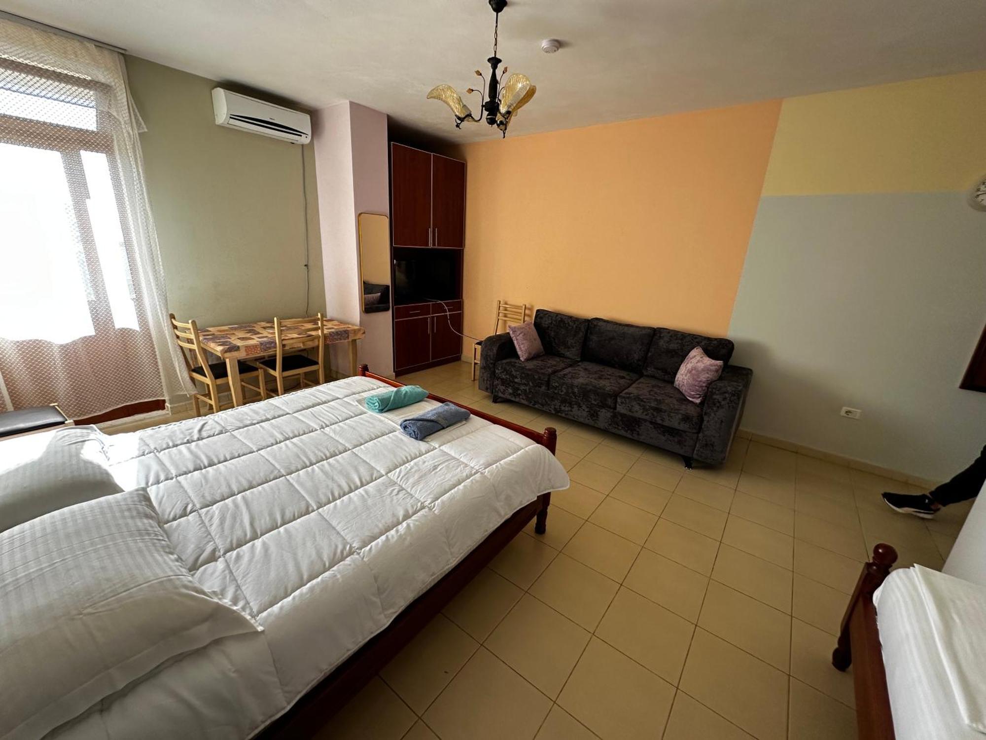 Romance Holiday Garden Inn Durres Bagian luar foto