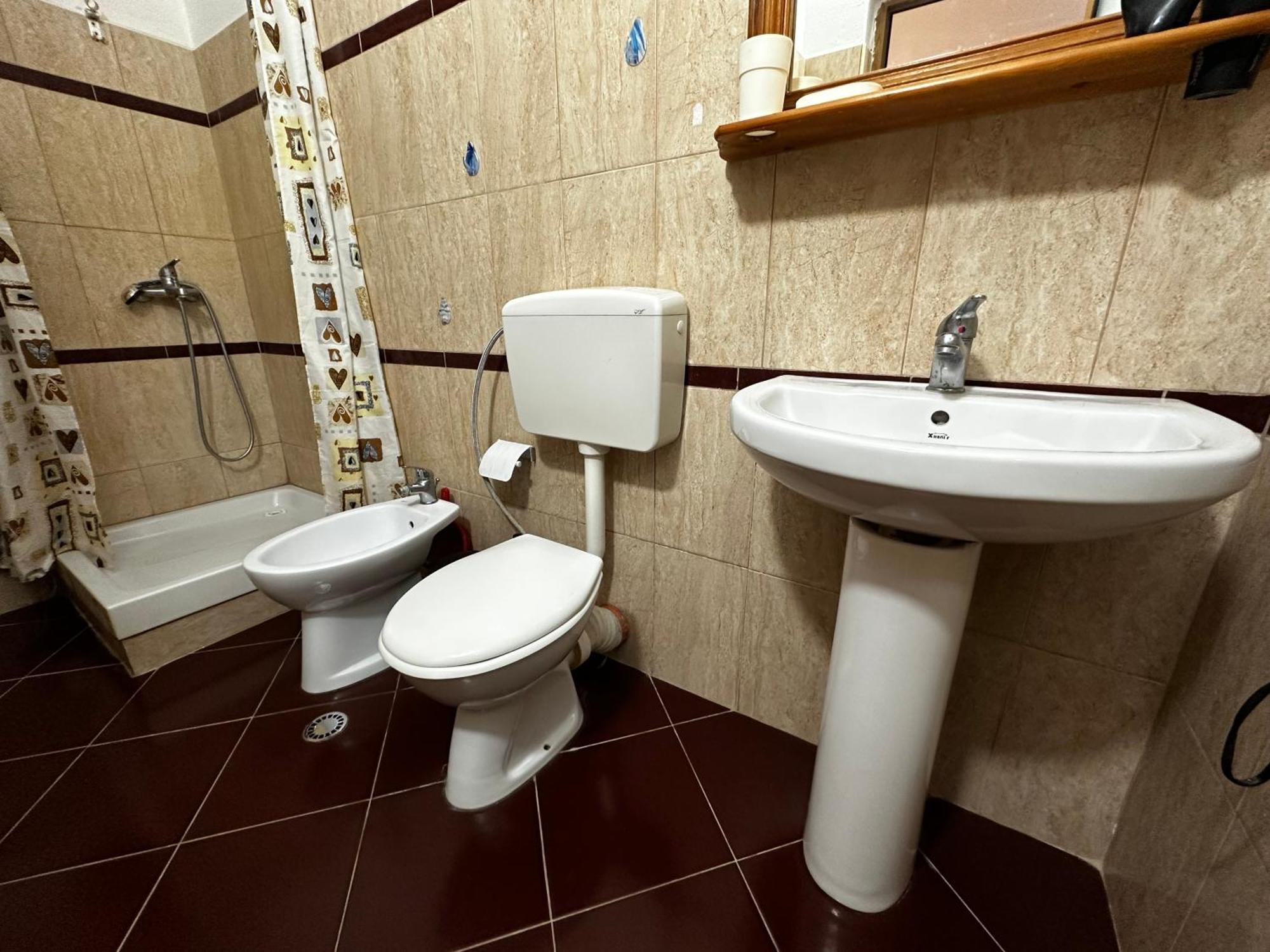 Romance Holiday Garden Inn Durres Bagian luar foto