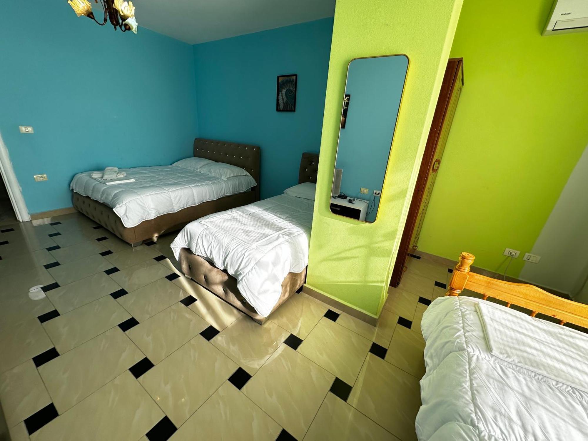 Romance Holiday Garden Inn Durres Bagian luar foto