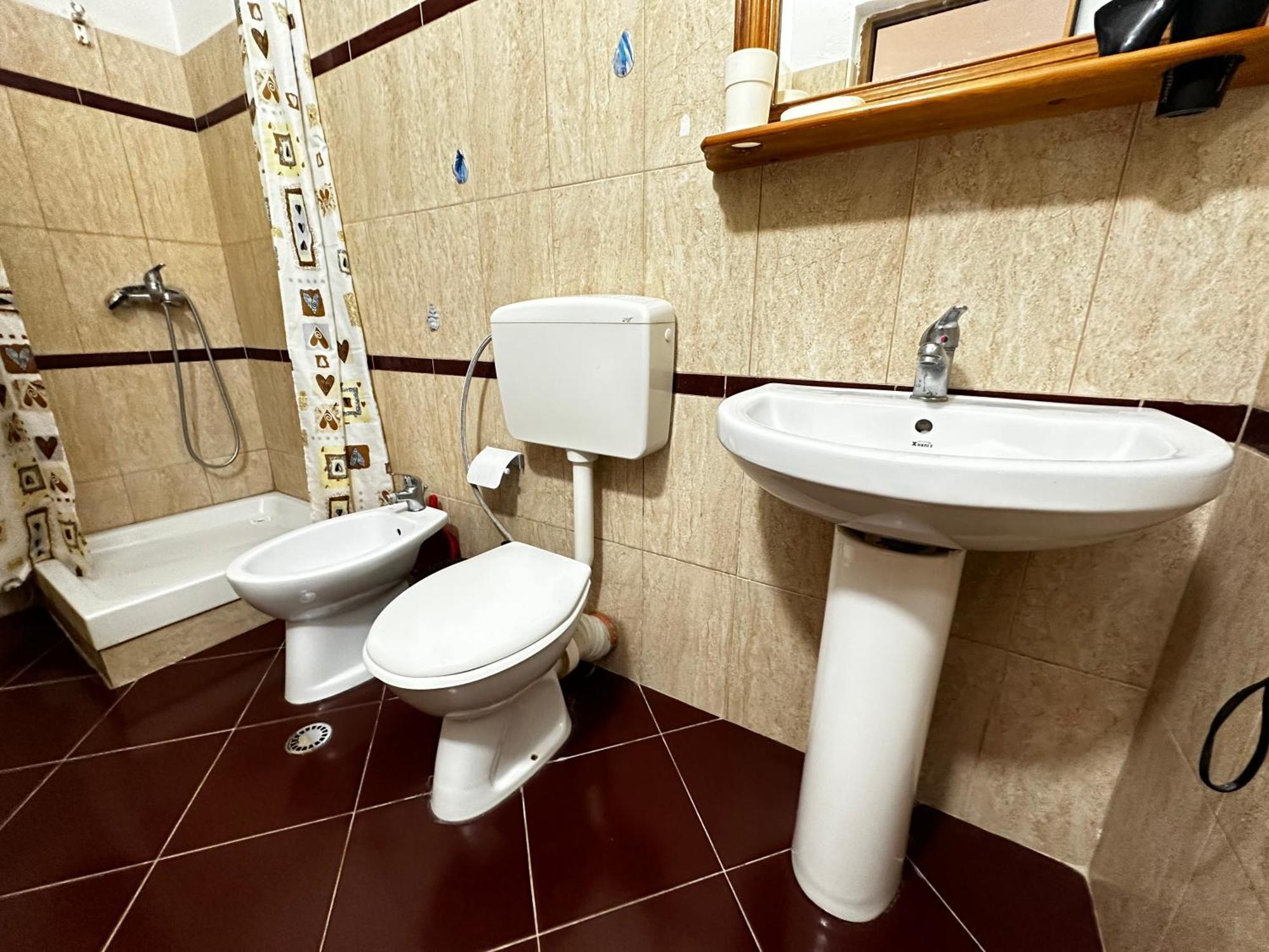 Romance Holiday Garden Inn Durres Bagian luar foto