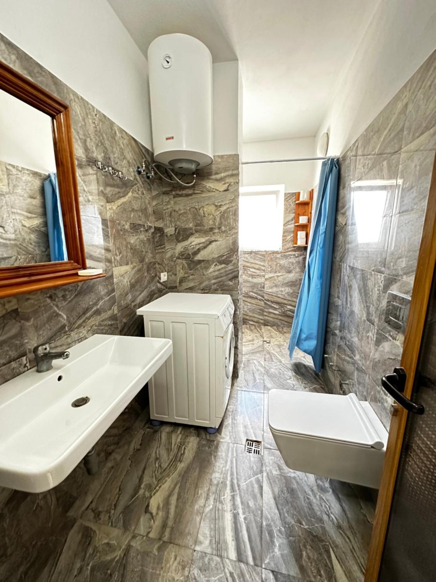 Romance Holiday Garden Inn Durres Bagian luar foto
