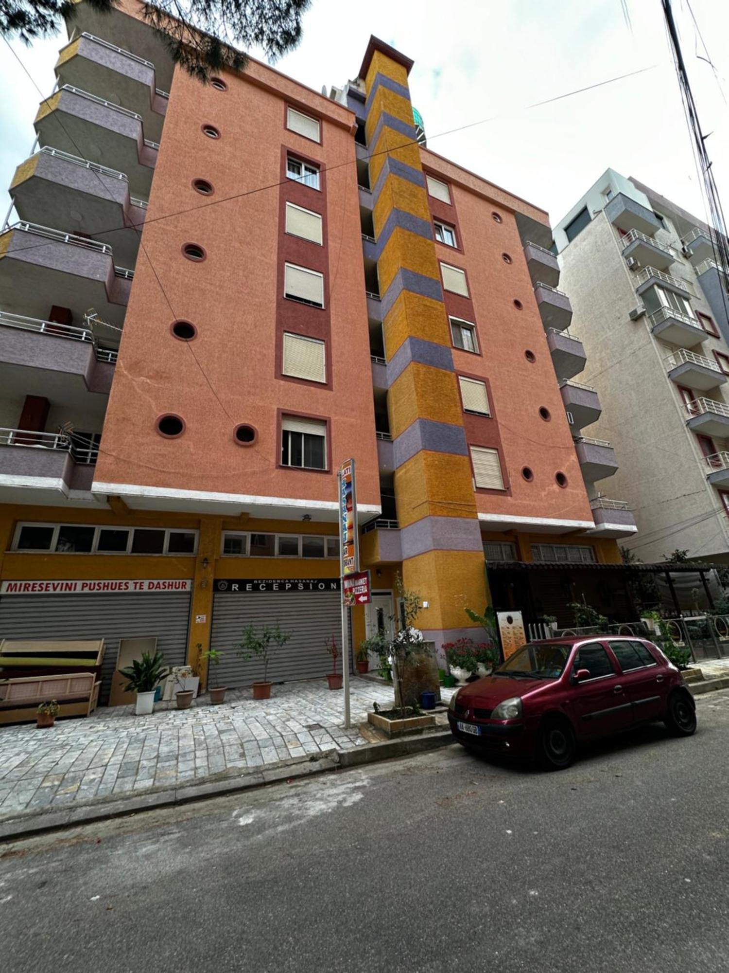 Romance Holiday Garden Inn Durres Bagian luar foto